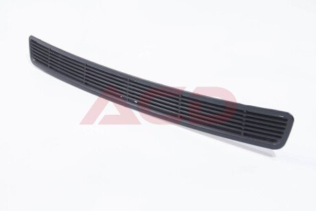 Решетка капота MB Sprinter TDI (8302) AUTOTECHTEILE 1008302