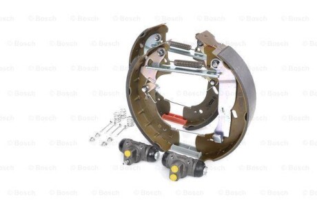 Комплект тормозных колодок BOSCH 0204114103