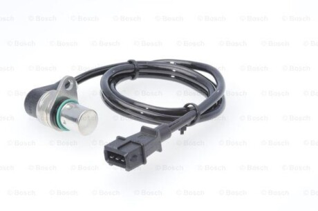 Датчик обертів колінвалу BOSCH 0261210030 (фото 1)