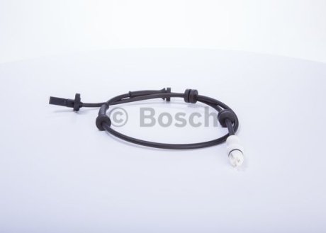 Датчик, частота вращения колеса BOSCH 0265007051 (фото 1)