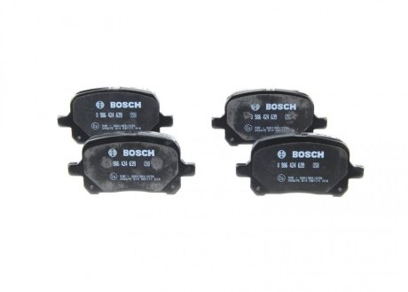 Комплект тормозных колодок. BOSCH 0986424639