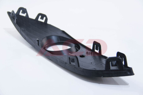 Рещітка протитуманної фари Opel Astra H 07- Пр. BSG BSG 65-922-009
