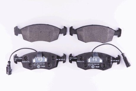 Комплект тормозных колодок, дисковый механизм HELLA 8DB 355 008-521