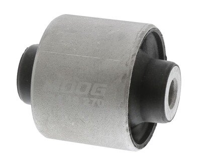Сайлентблок переднього важеля MOOG BM-SB-14925