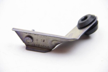 Кронштейн крепления радиатора RENAULT 8200695121