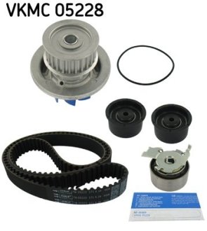 Водяной насос + комплект зубчатого ремня SKF VKMC 05228