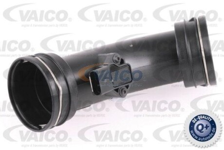 Charger Intake Hose VAICO V103573