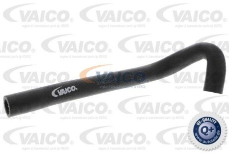 Патрубок системи охолодження Audi A4/A6/VW Passat 1.8T 95-01 VAICO V104673