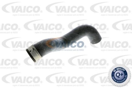 Патрубок системи охолодження VAICO V301656
