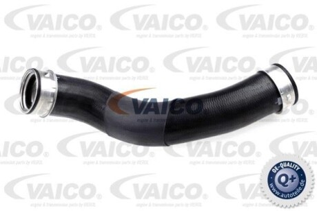 Патрубок интеркулера MB (W211) OM646 02-08 VAICO V302720
