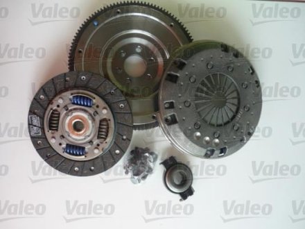 Комплект сцепления Valeo 826551